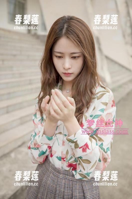 MSLASS梦丝女神 - 张灵儿运动：看着她，我瞬间决定今晚减肥，哈哈，先吃一包薯片再说！
