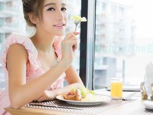 TGOD推女神 – 浴缸瞬间：原图中黄可christine的每一缕光影都在诉说故事