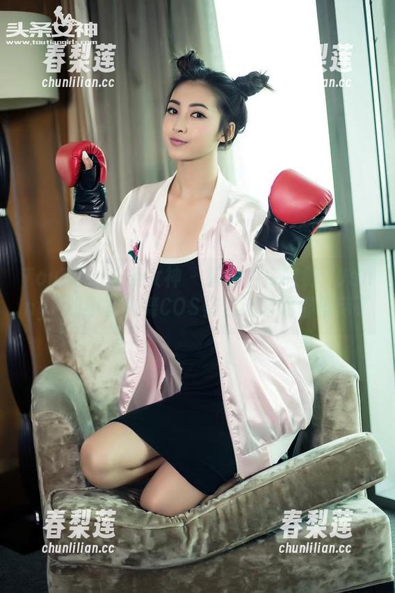 TouTiao头条女神 - 精选图库欣赏：JennyR的不知火舞COS仿佛让时间都停滞了