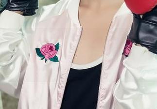 TouTiao头条女神 – 查莉娅在海边的那些疯狂作品，分享给你看看！