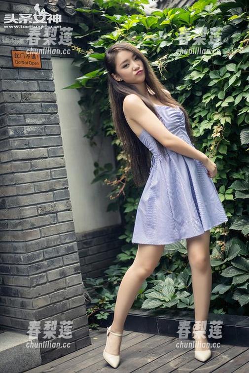 TouTiao头条女神 - 樊安妮携悍马车车，高清原图为你的视界增添色彩！