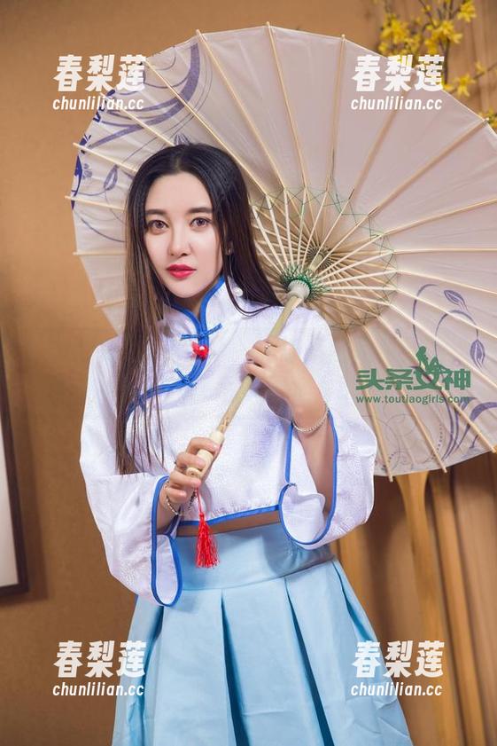TouTiao头条女神 - 萌琪琪的奶牛探险：原图背后的调皮气息