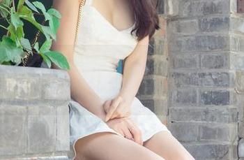 UGirls尤果网 – 信悦儿纯白写真来袭：一不小心人间仙子就这么诞生了！
