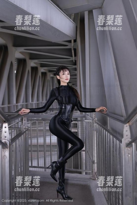 Xiuren秀人网 - Elise谭晓彤的双马尾风暴：那些天然呆的照片合集，准备好被萌翻了吗？