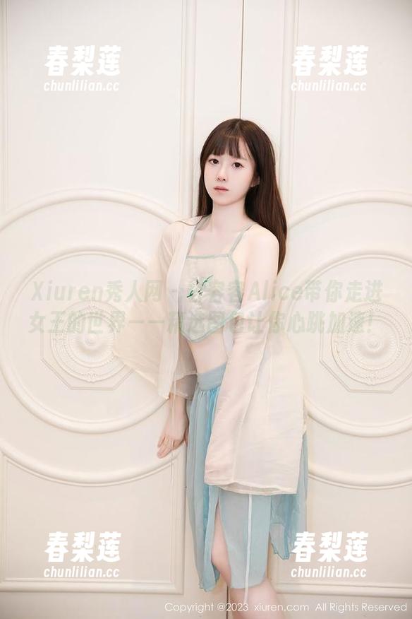 Xiuren秀人网 - 容容容Alice带你走进女王的世界——精选图包让你心跳加速！