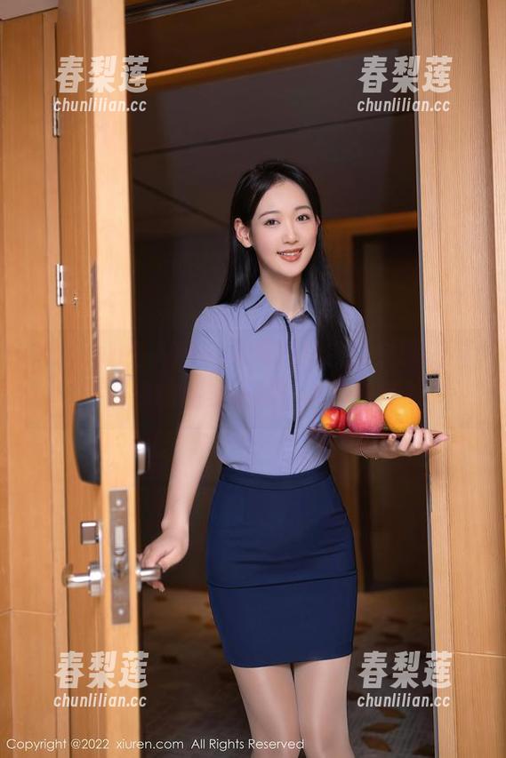 Xiuren秀人网 - 免费照片！月夕Lily与牛仔裤的完美邂逅，谁还在等？