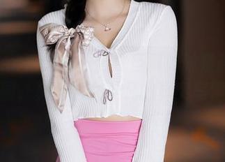 Xiuren秀人网 – 猫咪巨臀妹妹最新旗袍美图，真是仙女下凡的真实写照！