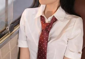 Xiuren秀人网 – 谢小蒽的纯白写真：无色配方，却自带高光时刻