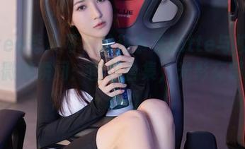 Xiuren秀人网 – 趁热拿铁latte与校园的那些微妙瞬间：图包合集，光影交错间的心动