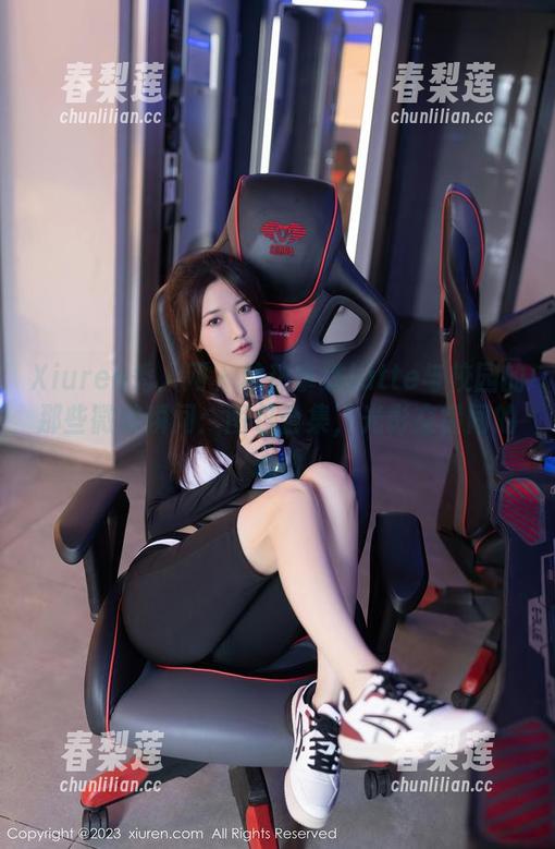 Xiuren秀人网 - 趁热拿铁latte与校园的那些微妙瞬间：图包合集，光影交错间的心动