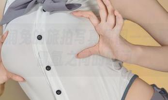 Yiko湿润兔的旅拍写真原图——那些藏在氤氲之间的瞬间