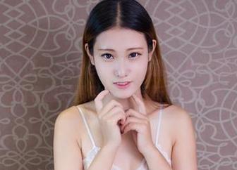 YouWu尤物馆 – Seven小七制服私拍：突然觉得自己的衣服好没劲，来点新鲜的吧。