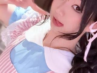 神奇的牛仔裤：nagisa魔物喵写真集让你看见另一个世界！