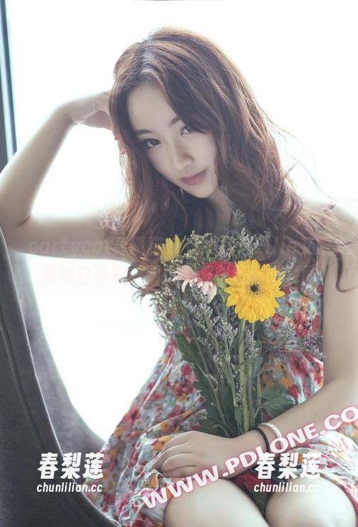 partycat轰趴猫 - 在线探索Ellie艾栗栗黑白写真：阴影中那些微妙的瞬间