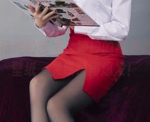 丽柜 – 行走的艺术，婷婷的裸足美图加持壁纸，灵感瞬间爆发！