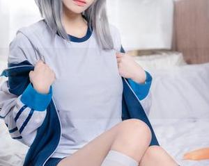 毛衣无罪！九柒喵写真集带你看不一样的温柔