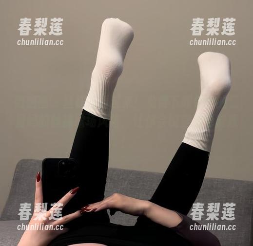 微密圈 - 丝袜控看过来！免费下载保守的二舅妈的丝袜职场风格，让你会议室里也能撩！