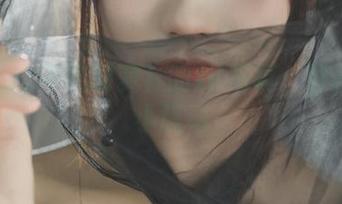 兔子Zzz不吃胡萝卜的JK写真：静谧中的小骚动