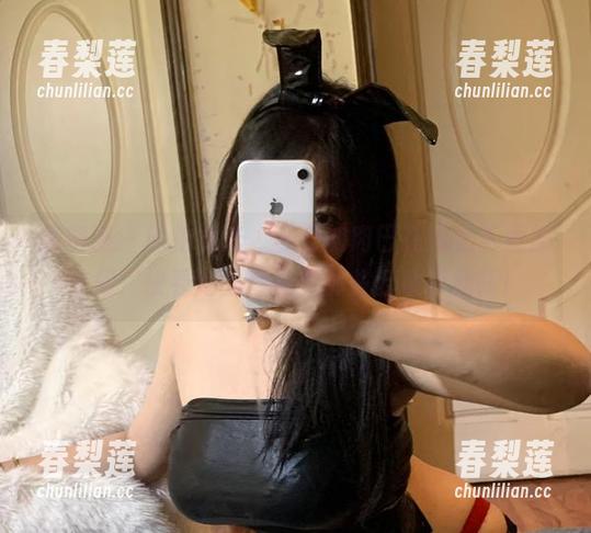 微密圈 - 旅拍时光，可爱的肉巴在阳光下原图炫耀，快看她的写真和那些云朵打招呼！