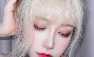 啾小妍办公室：原图的优雅变成壁纸，我对工作也有新的幻想了！