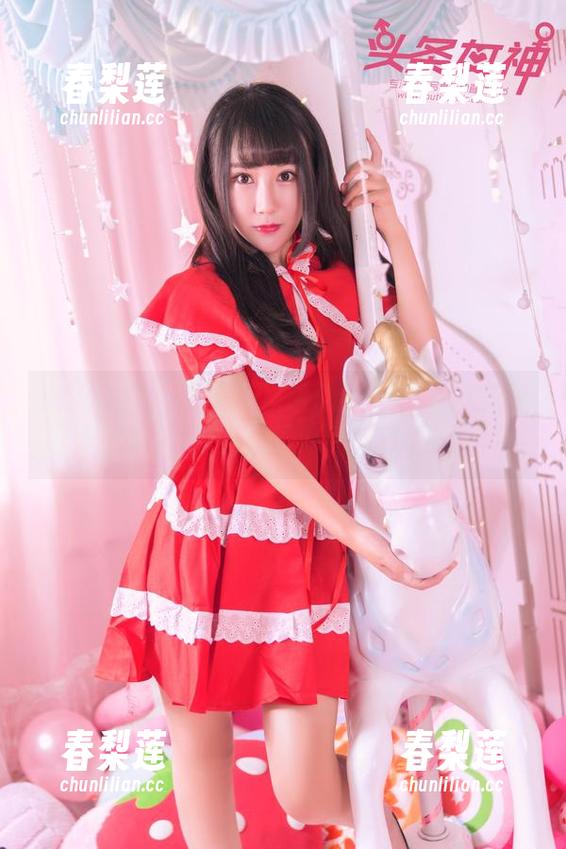 头条女神 - 唐嫣儿水手服：当水手与美丽碰撞，写真集里的每一帧都是故事