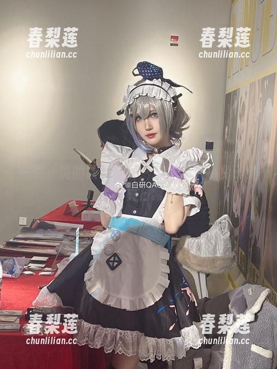 一跳一跳的妖君白研：初音未来小兔子的写真日常