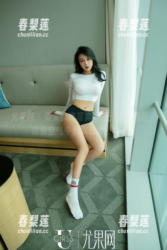 尤果网 - 果果旗袍写真更新：那些瞬间，仿佛空气中都飘着曲线的美。