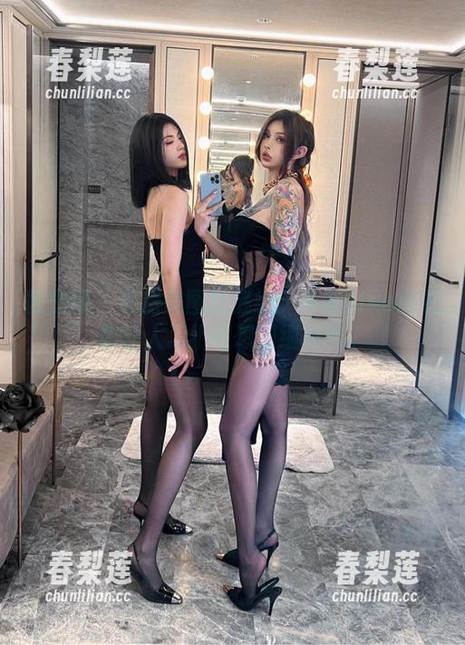 微密圈 - 私房美图没底线：希希Gina的礼服让人忍不住想细细品味。