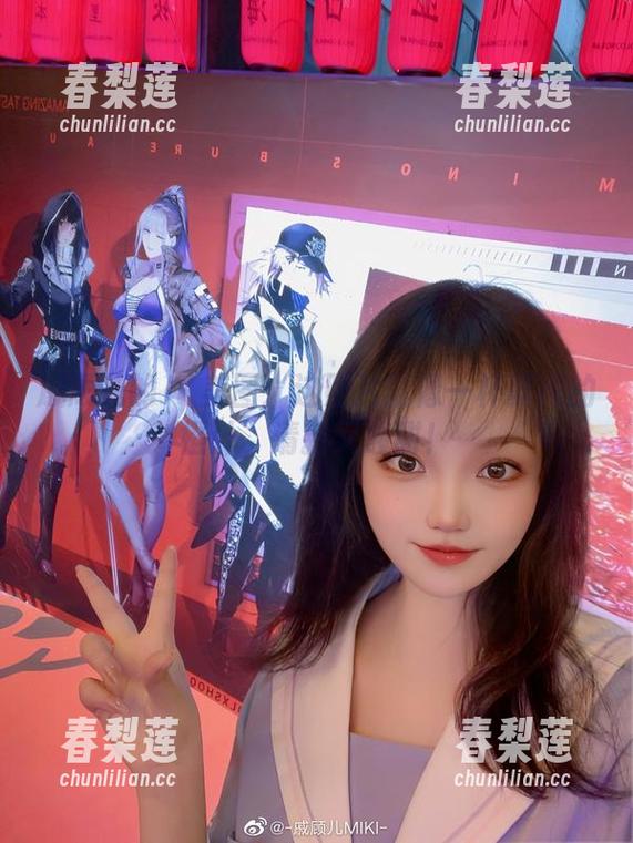 戚顾儿的JK美图：这照片就像一杯鲜榨的橙汁，清新又酸甜！