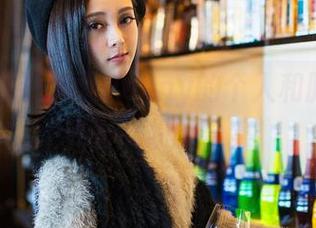 推女神 – 汪佩妮Penny的个人和服私拍：光影交织的合集