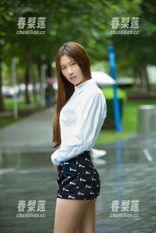 推女郎 - 王依萌双人写真，清晰到连空气都变得甜蜜！