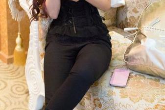 推女郎 – 观看王馨瑶的圣诞写真，忘记现实的好方法