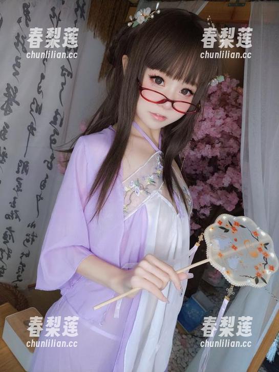 摇摇乐yoyo的双马尾眼镜娘写真：点击下载前请先系好安全带！