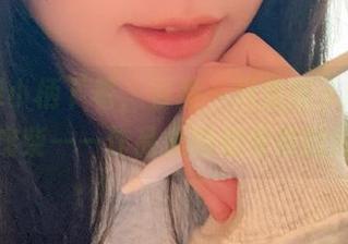 透过绿小柄下着，看是一只废喵了的清新与废柴——作品集新篇等你翻阅！