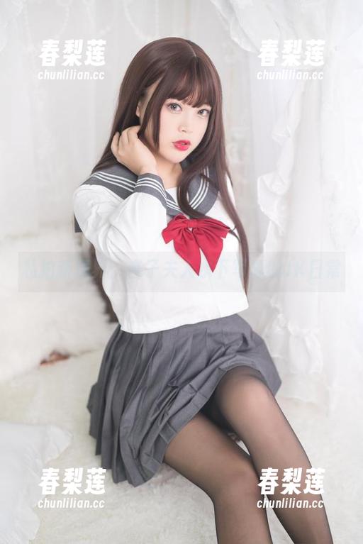 私拍新境界：杏子夫人水下写真的JK日常