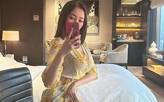 微密圈 – 果儿Victoria超短裤写真，壁纸的诱惑呀，哈哈，真让人想多停留一会！