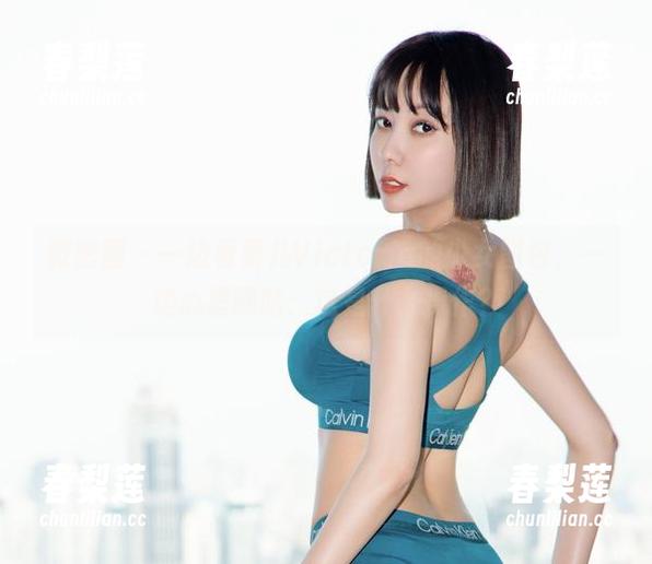 微密圈 - 一边看果儿Victoria的少女图包，一边心里嘀咕：这是什么操作？