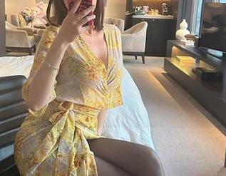 微密圈 – 红裙下的秘密：果儿Victoria写真集，速来下载！