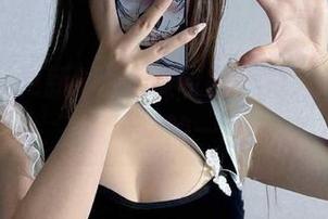 微密圈 – 更新！桃沢樱呀的美足图片，让你三观尽毁的一次！