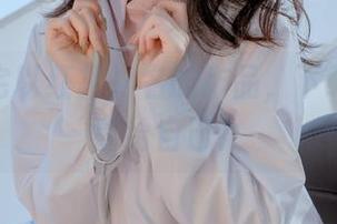桃良阿宅以红裙为名的作品，下载一份惊喜给自己！