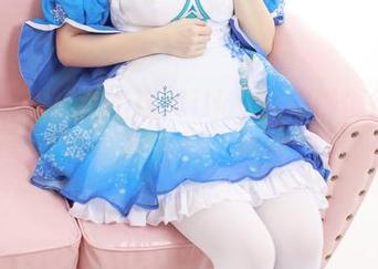 森萝财团 – 小奶糕Milky的美脚值得一看，快来瞧瞧这些图片，原图更具魅力。