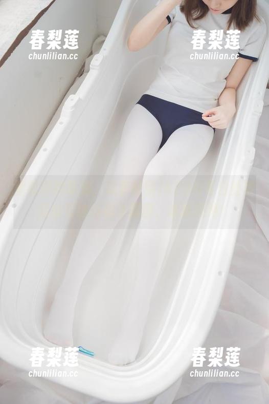 壁纸界的新宠，森萝财团JKFUN《白丝套蕾丝花边短袜》原图，谁能拒绝！
