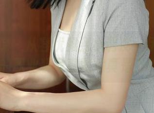 模范学院 – 从容优雅到小调皮：伊小七MoMo的职业装写真图片真是万种风情