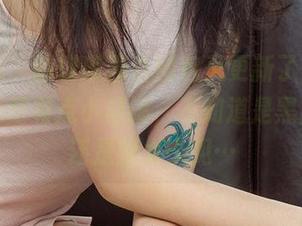 爱尤物 – 萌琪琪黑白图包又更新了，看了感觉心脏有点小瑟缩，不知道是黑白照片还是我太少见…