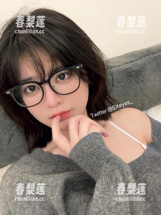 下载这个眼酱大魔王w的礼服合集，保证让你的壁纸瞬间高级！