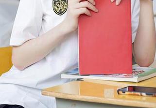 秀人网 – “Niki可雅连衣裙写真集：轻盈如风，每一寸都是浪漫”高清