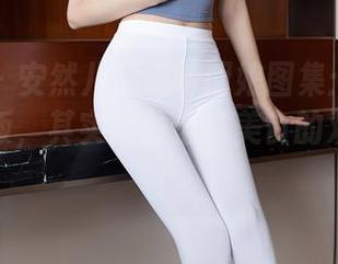 秀人网 – 安然儿的绝味厨娘图集：你以为只是做饭，其实是颜值与美食的双重诱惑！