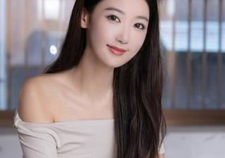 秀人网 – 繁花似锦：小海臀Rena的豹纹作品分享，来吧，一起享受！