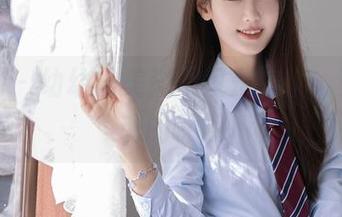 秀人网 – 幼幼的美脚不仅是壁纸，更是灵魂的呼唤