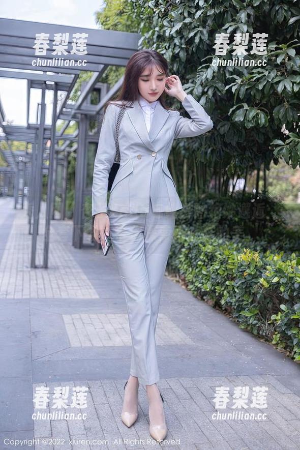 秀人网 - 杏子Yada与纯白的绝妙邂逅：全套下载，带你探索不一样的美。
